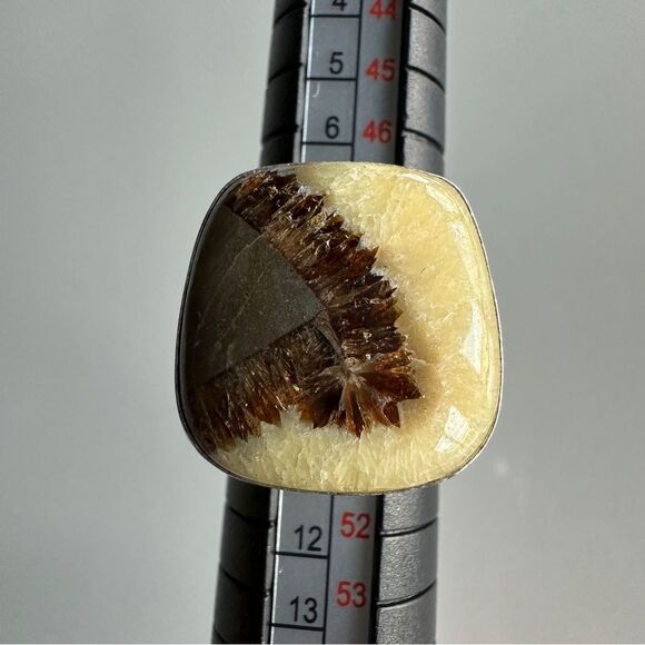 NEW Agate Square / Princess Ring 925 Silver Overlay Cream Brown Triangle Size 5 - Picture 10 of 13
